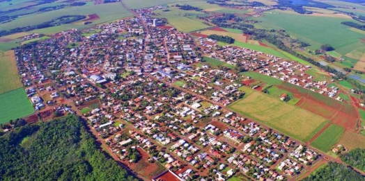 Revitalização de calçadas exige substituição de árvores em Itaipulândia