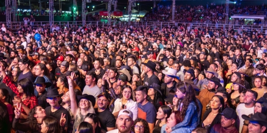 Rodeio Show de Santa Terezinha de Itaipu recebe grande público