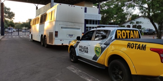 ROTAM apreende ônibus carregado com mercadorias contrabandeadas em Medianeira