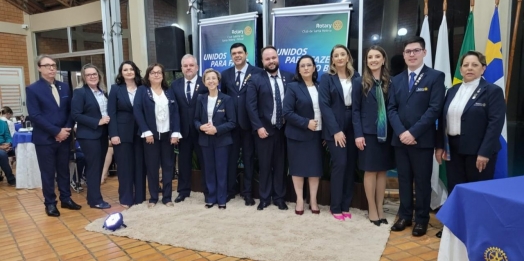 Rotary Club de Santa Helena empossa nova presidência para o ano rotário 2025/26