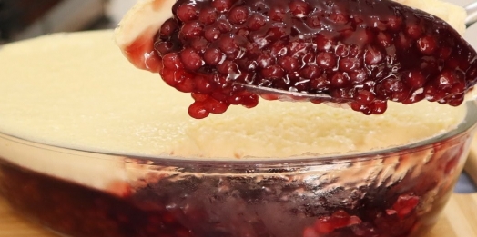 Sagu de vinho com creme