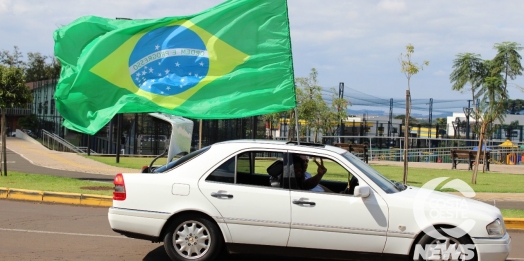 Santa-helenenses promovem barqueata e carreata