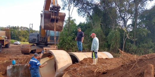 Secretaria de Obras de Missal faz substituição de ponte na Linha Glória