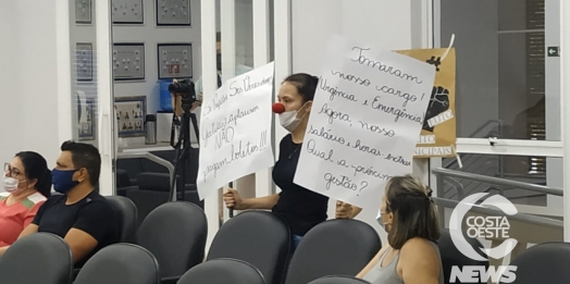 Servidores realizam manifesto durante sessão na Câmara de Santa Helena e conquistam direitos
