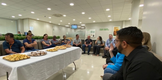 Sicredi agradece parceria da imprensa em café de confraternização