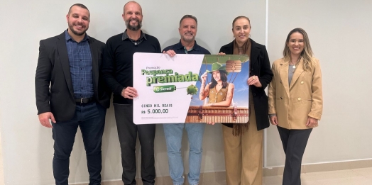 Sicredi entrega prêmio de R$ 5 mil na agência Willy Barth em São Miguel do Iguaçu