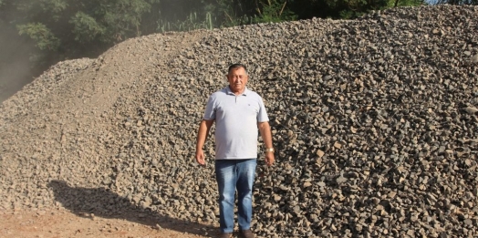 SMI: Governo Municipal inicia a extração de pedras na Pedreira Municipal