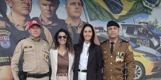 Subtenente Edson Bottini, de Santa Helena, recebe honrarias pelos 30 anos de serviços prestados à PMPR