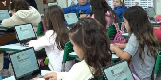 TCE-PR suspende licitação de Cascavel   para adquirir uniformes escolares e tênis