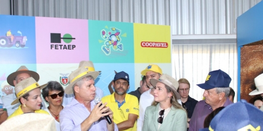 Teixeira fala em estratégias para dar mais autonomia à agricultura familiar