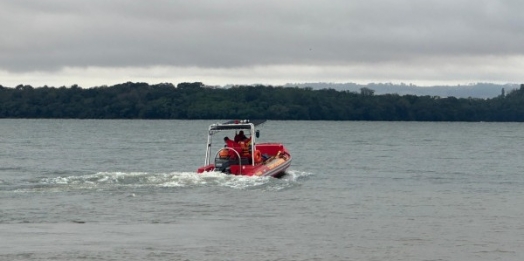 Terceiro dia de buscas por jovem desaparecido em Missal/PR: Bombeiros, Marinha e voluntários atuam no Lago de Itaipu