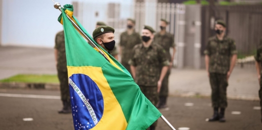 Tiro de Guerra 05-018 realiza formatura alusiva ao Dia do Soldado