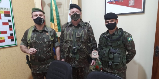 Tiro de Guerra 05-018 recebe visita do General Sergio Martins, Comandante da 5ª Brigada de Cavalaria Blindada