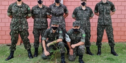 Tiro de Guerra realiza plantio de árvores