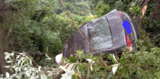 Três ficam em estado grave após acidente de carro na BR-277