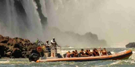 Turista holandês morre após barco virar durante passeio nas Cataratas do Iguaçu