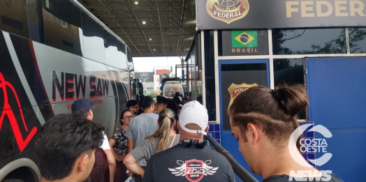 Último dia de Black Friday em Ciudad del Este: tumulto e resiliência na busca por descontos