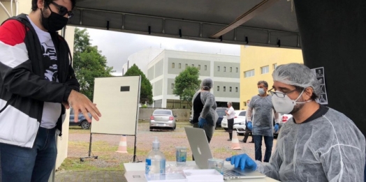Unespar aplica testes de Covid-19 na comunidade universitária