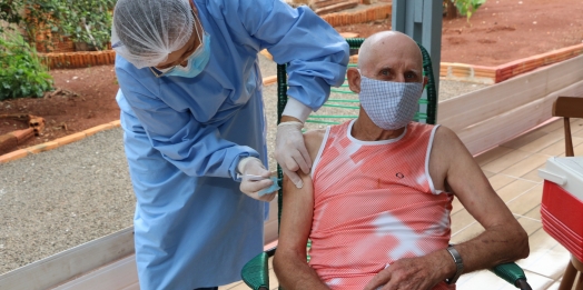 Vacinação contra a Covid-19 em idosos já iniciou em Santa Helena