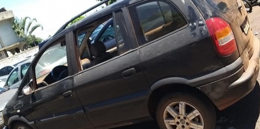 Veículo abandonado com chassi adulterado é encontrado em estrada rural de Santa Helena