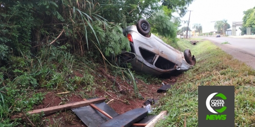 Veículo abandonado em acidente é recolhido pela PRE em Santa Helena; homem diz ter sido esfaqueado