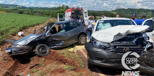 Veículos colidem violentamente em estrada municipal de Santa Helena