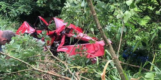 Veículos destruídos e um óbito em grave acidente na PR 495