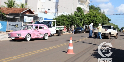Veículos se envolvem em acidente no centro de Santa Helena