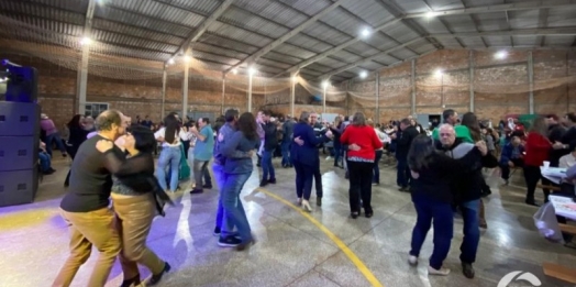 Venha se divertir no baile de Casais da Vila Rural Verdes Campos