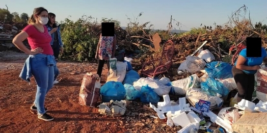 Vereadoras fiscalizam aterro sanitário em Santa Helena e encontram pessoas coletando materiais para vender