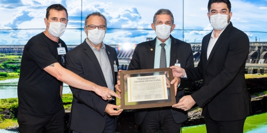 Vereadores de Foz prestam homenagem ao general Silva e Luna