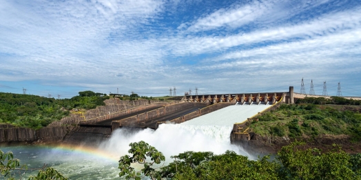 Vertedouro de Itaipu deve continuar aberto até o final de janeiro