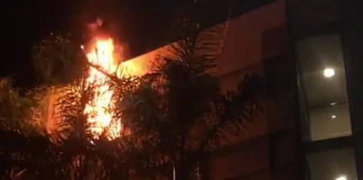 Vídeo mostra quarto pegando fogo em hotel de Foz do Iguaçu