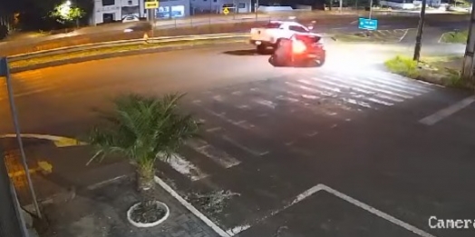 VÍDEO: Motorista bêbado, com CNH cassada e fugindo da Polícia Militar causa acidente em Medianeira