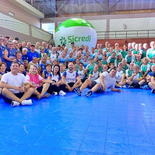 1º Circuito Sicredi de Voleibol Câmbio reúne terceira idade da região