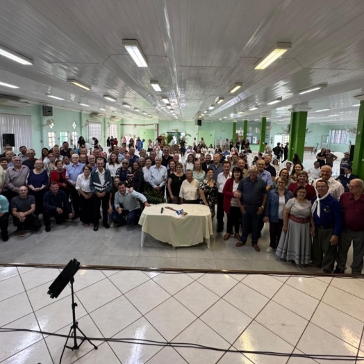 58 anos: Administração de Santa Helena rende homenagens aos pioneiros e ex-políticos