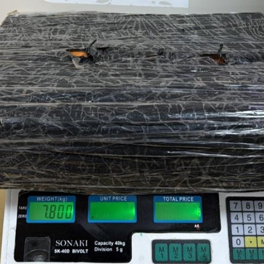 Ação conjunta PF e PM apreende maconha às margens do rio Paraná em Foz do Iguaçu