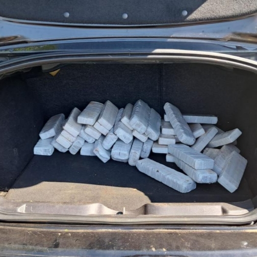 Ação conjunta resulta na prisão de dois suspeitos e apreensão de 30kg de maconha em Foz do Iguaçu