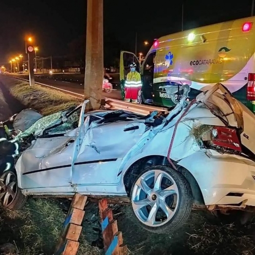Acidente deixa um morto e outro gravemente ferido após capotamento na BR-277, em Foz