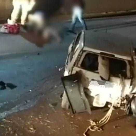Homem é ejetado de carro em acidente na BR-277, em Medianeira