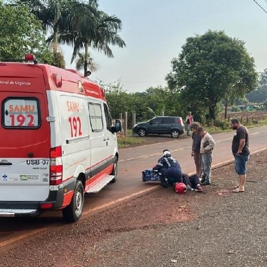 Acidente em distrito de Santa Helena deixa mulher ferida após colisão entre carro e motocicleta