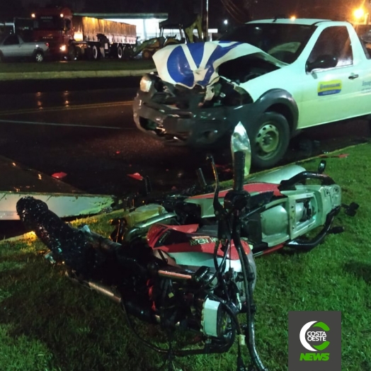 Acidente no trevo de acesso a Santa Helena deixa motociclista ferido