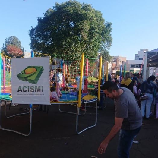 ACISMI participou do evento da Associação das Mães e Amigos dos Autistas de São Miguel