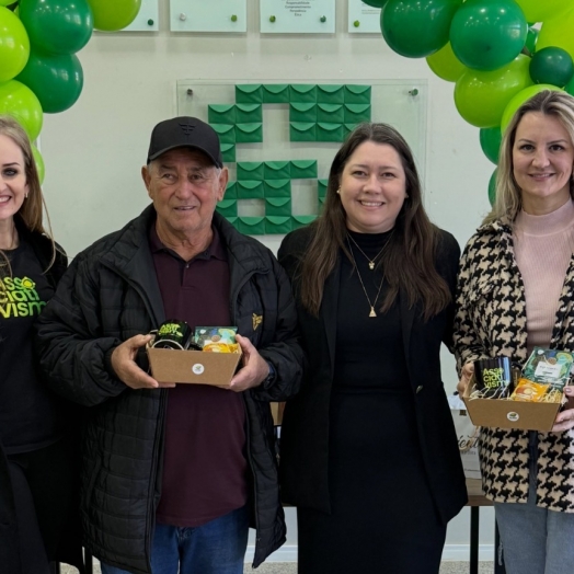 ACISMI recebe no dia do associativismo o prefeito municipal e presidente da Câmara