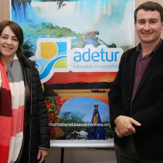 Adetur Cataratas e Caminhos comemora a associação da Cresol Conexão, a 1ª Cooperativa de Crédito a fazer parte da história da Instituição