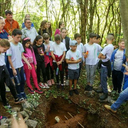 Administração de Missal promove ação de Educação Ambiental em Unidade de Conservação no dia da Água