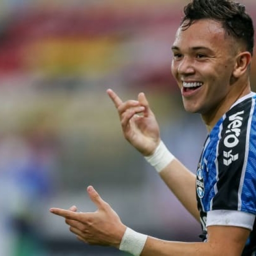 Agora é oficial: Grêmio negocia garantias com Porto e vai fazer seguro para Pepê