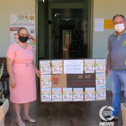 Agricultora associada ao STR de Santa Helena fatura Smart TV 40” da Campanha de Sindicalização