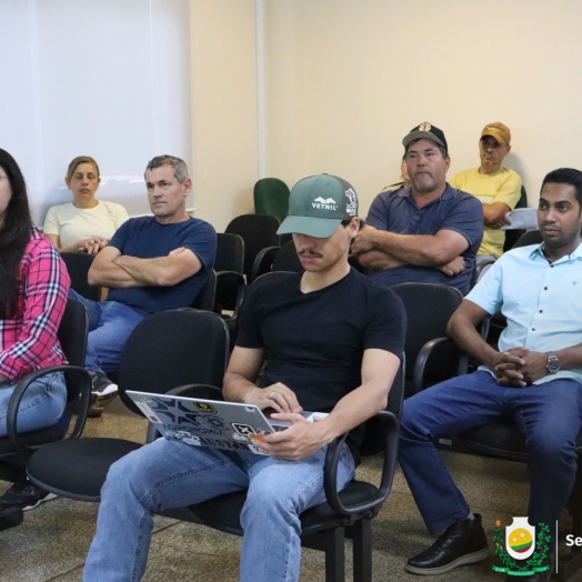 Agricultores participam de apresentação sobre saúde e manejo dos solos em Serranópolis do Iguaçu