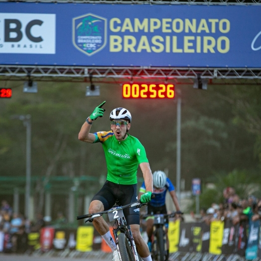 Alex Malacarne é Campeão Brasileiro de Mountain Bike em sua Estreia na Categoria Elite
